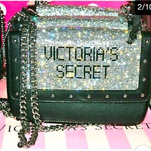 NWT Victoria's Secret chain clutch SOLD OUT! 🤩🥵